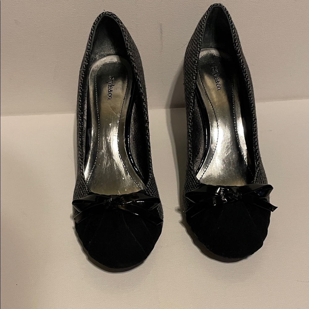 Style & Co. Black Heels with Glossy Bow